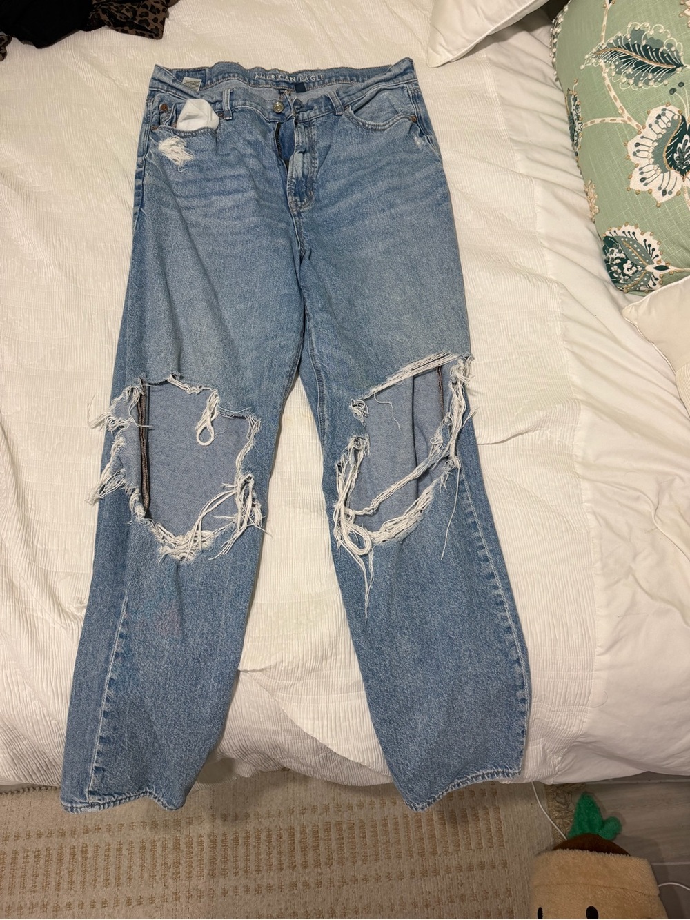 American Eagle Women’s straight leg Jeans